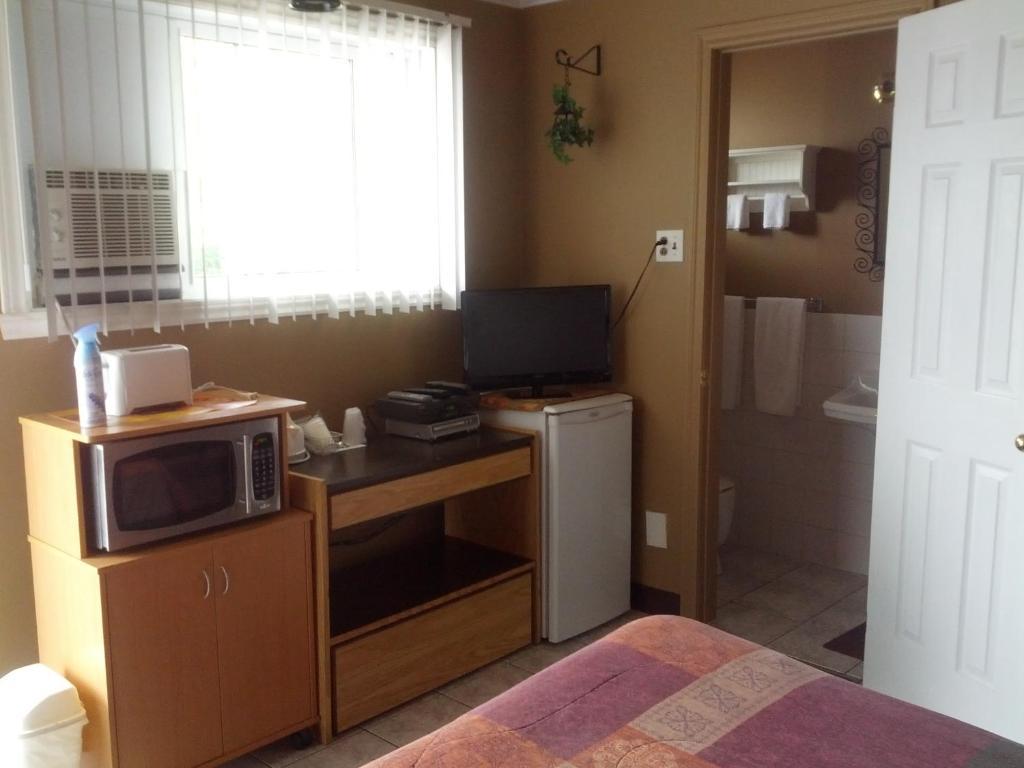 Motel Montgolfiere Jp Saint-Jean-sur-Richelieu Zimmer foto